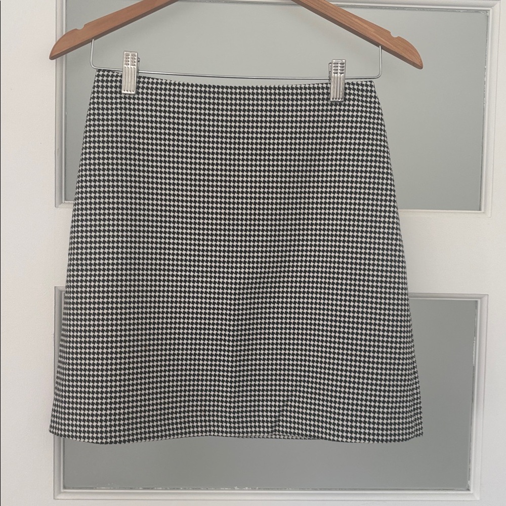 Classic Black and White Houndstooth Skirt